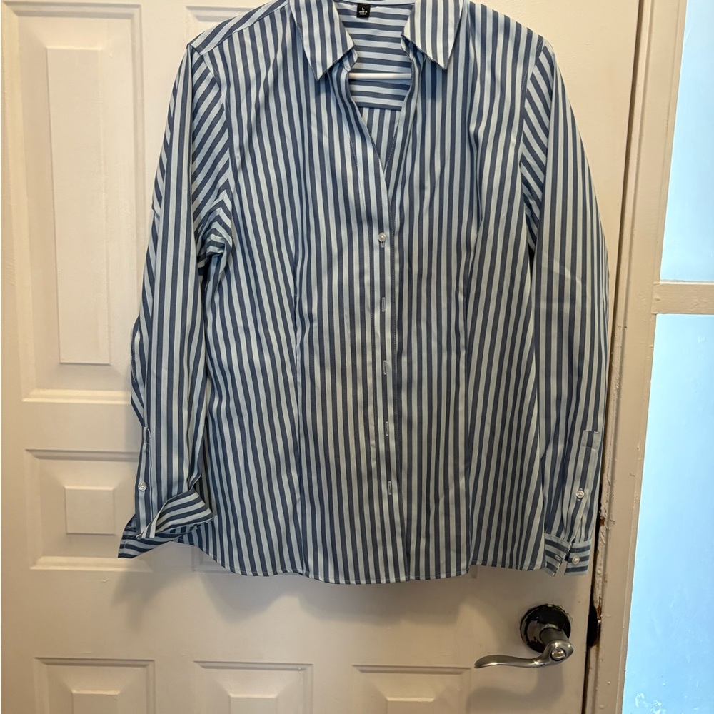 Jones New York Men's Blue and White Striped Dress Shirt